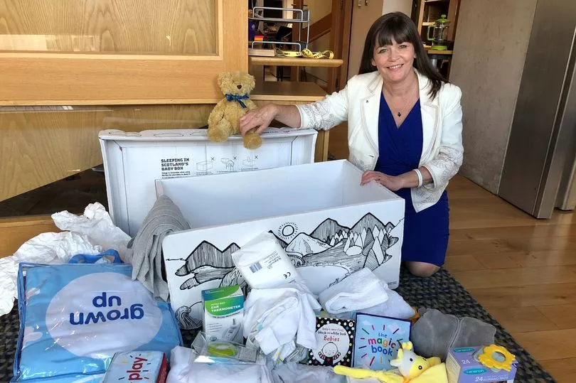 hop qua baby box 1
