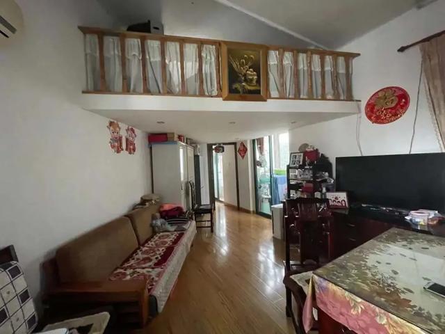 toa nha mong let 1