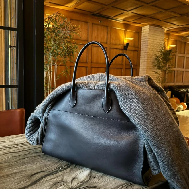 Margaux the row 1