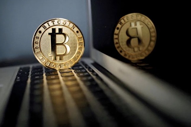 bitcoin nguoi ngoai cuoc