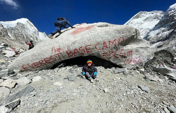 cau be leo dinh everest 1