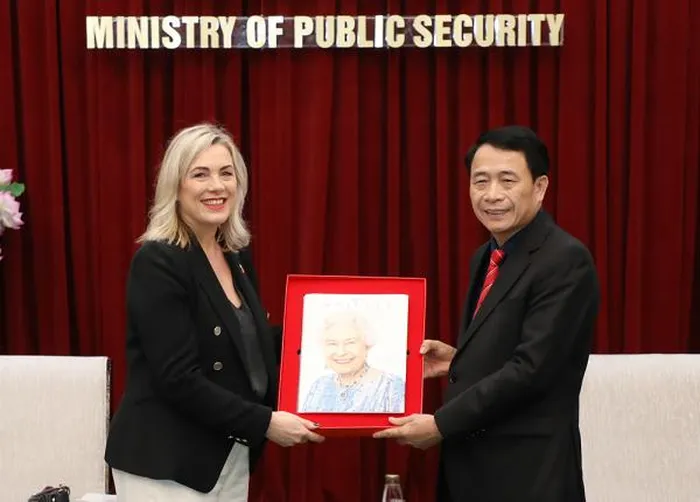 phong chong mua ban nguoi 1