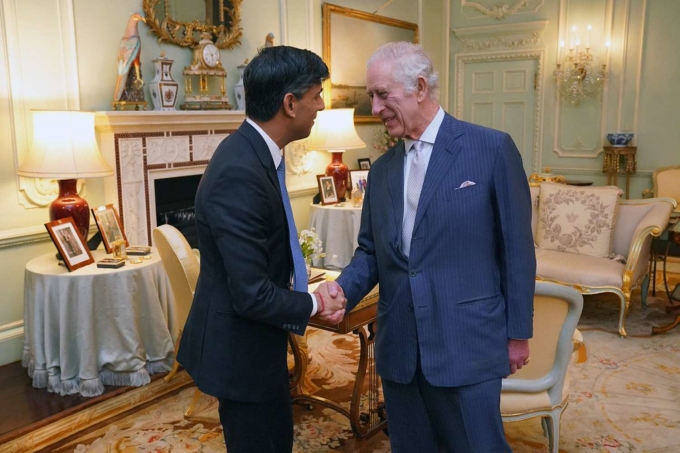 vua charles khoc vi ung thu 1