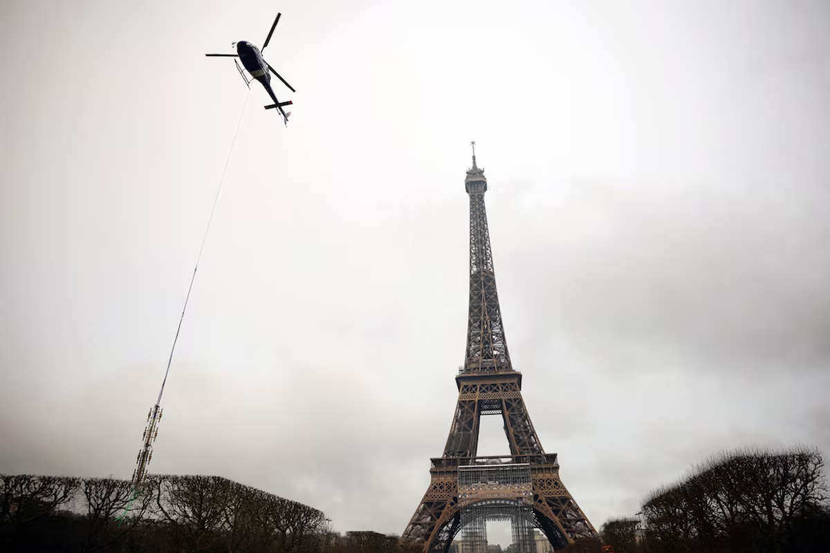 chay thap eiffel 1