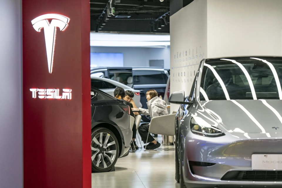 tesla bi loi