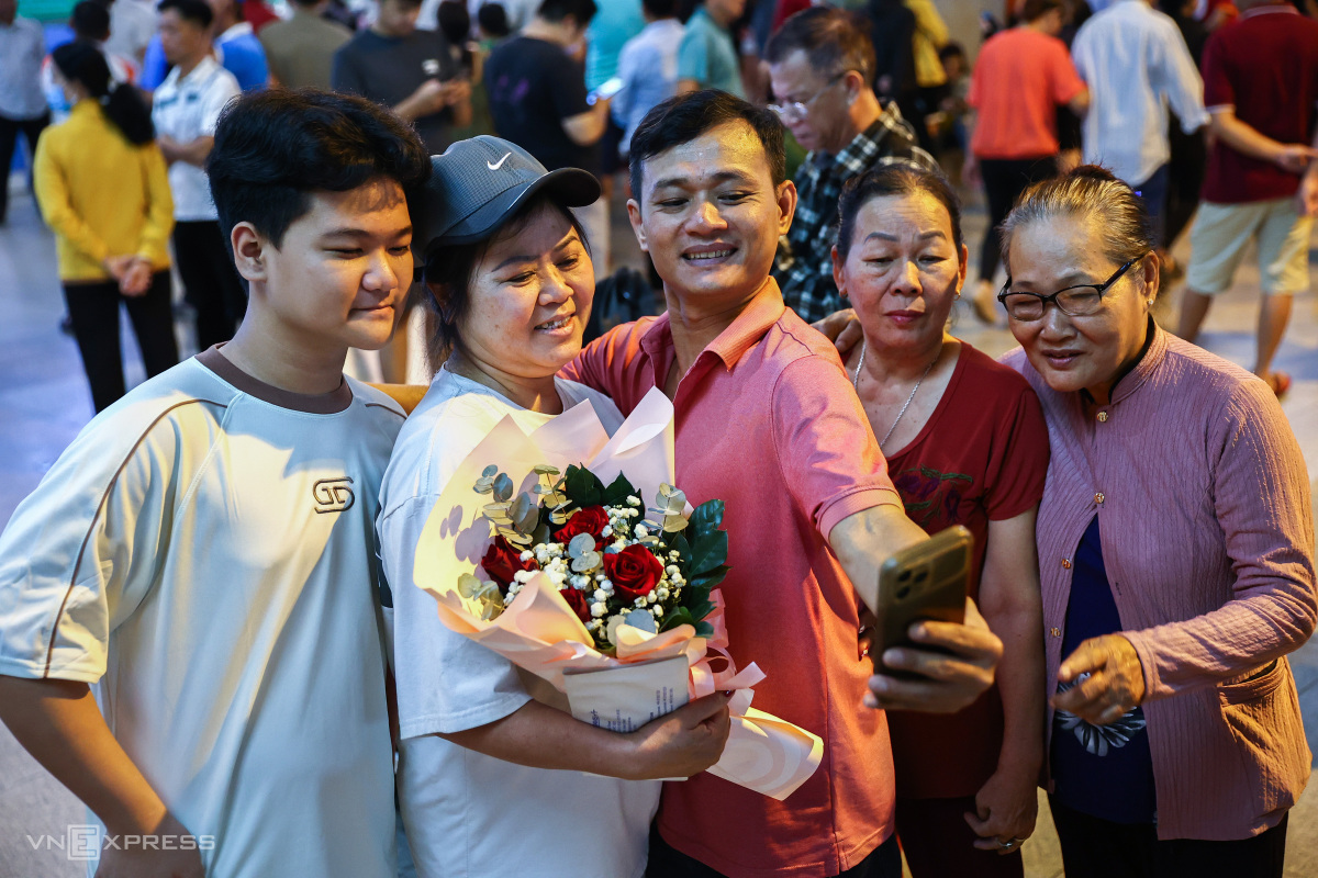 viet kieu ve que an tet 1
