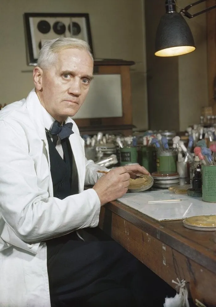 Alexander Fleming thuoc khang sinh 3