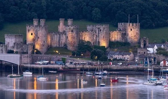 lau dai conwy 1