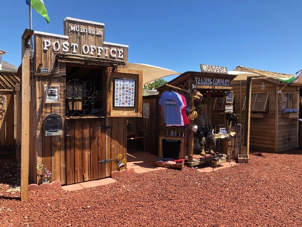 Molossia 1