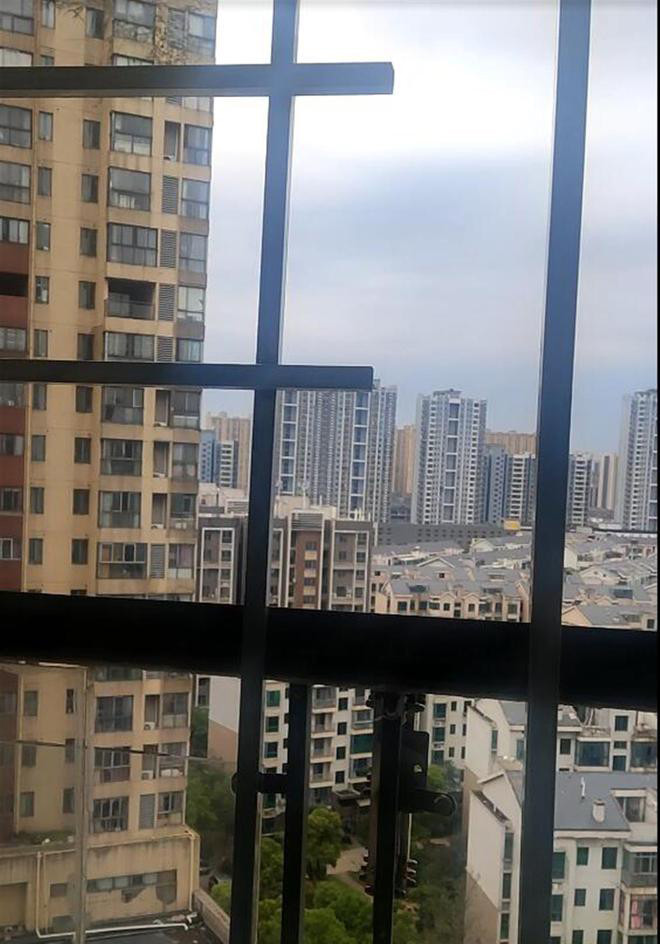gio cuon bay xuong dat 1