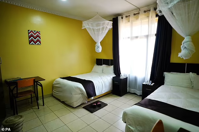 hon 100 nguoi toi rwanda 1