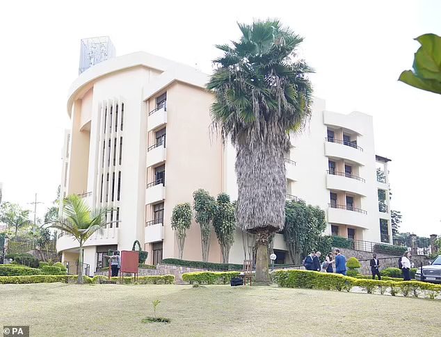 hon 100 nguoi toi rwanda 1