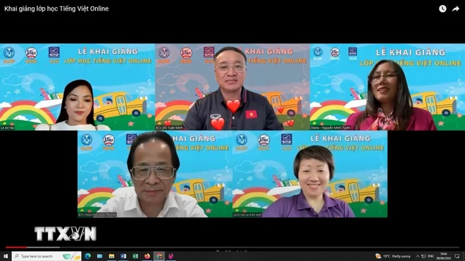 khai giang lop tieng viet 1