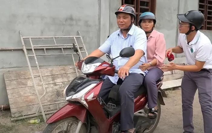 nguoi mu lai xe 1