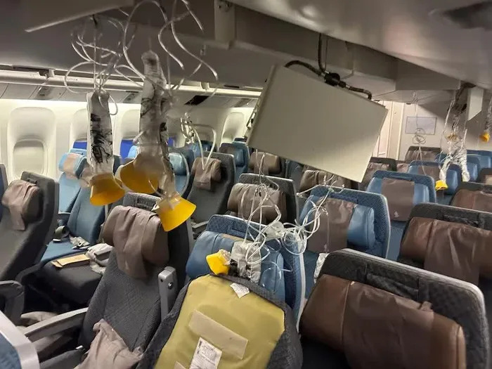 nhieu dong den bu singapore airlines 1