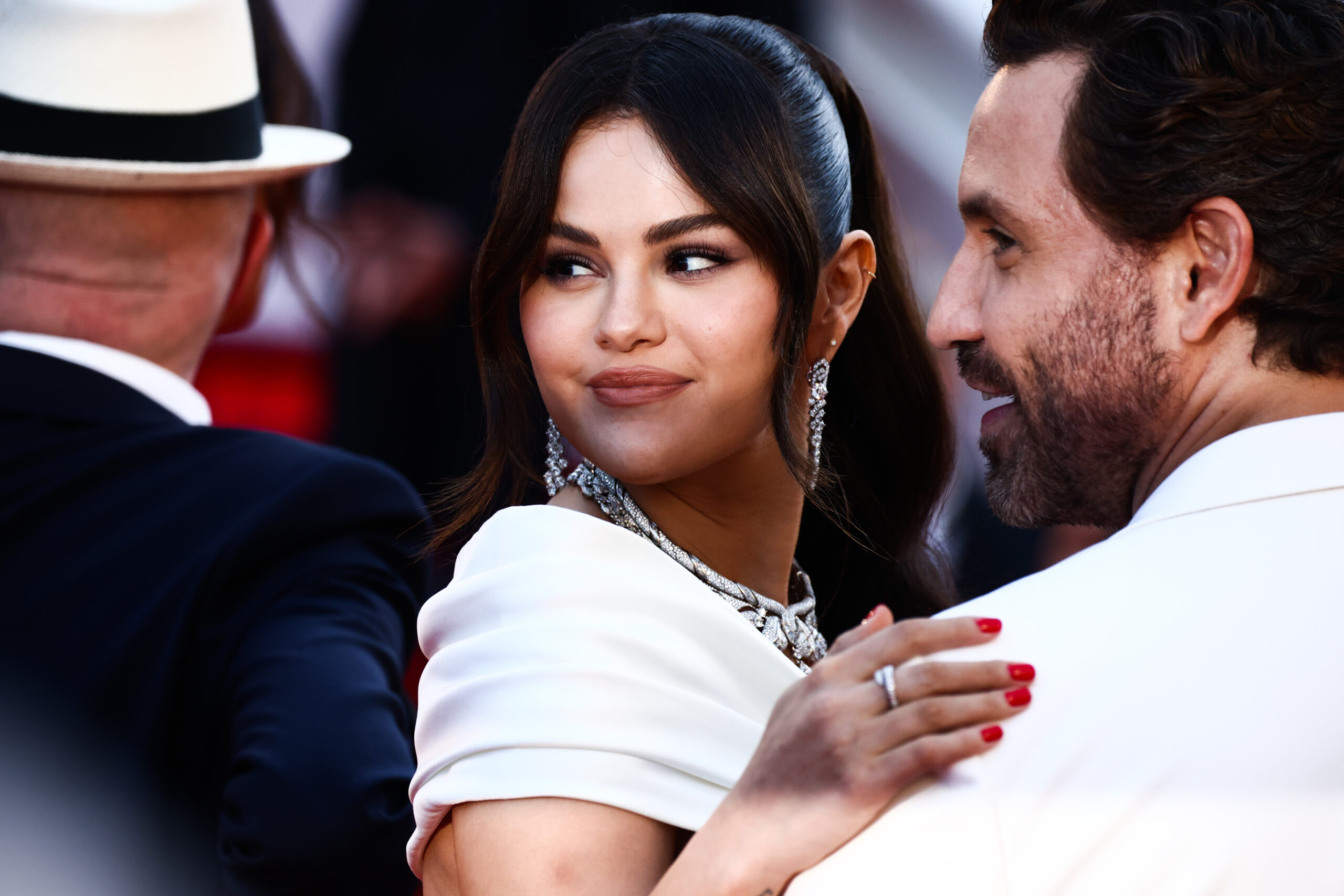 selena gomez nail 1