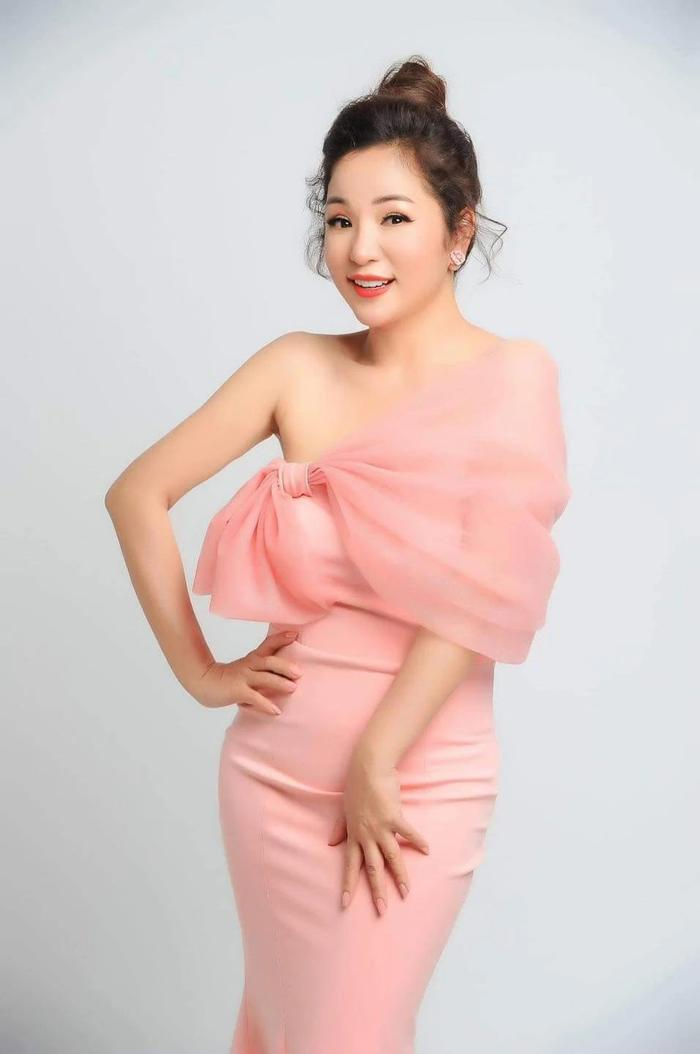 thuy nga mua nha 1
