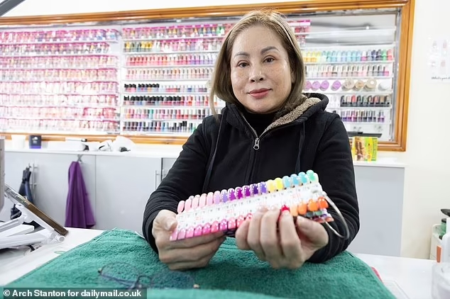 tiem nail canh tranh 1
