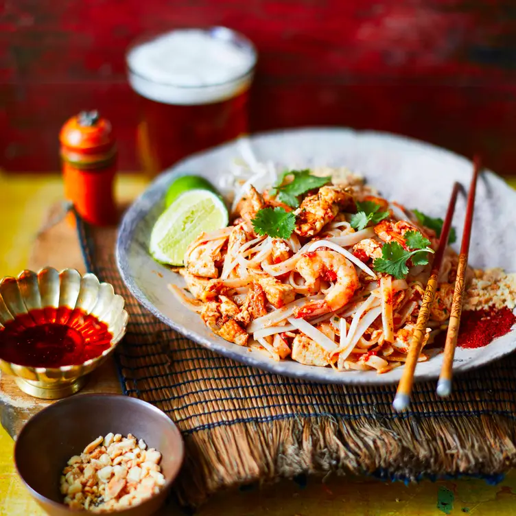 10 nha hang mon thai o london 1