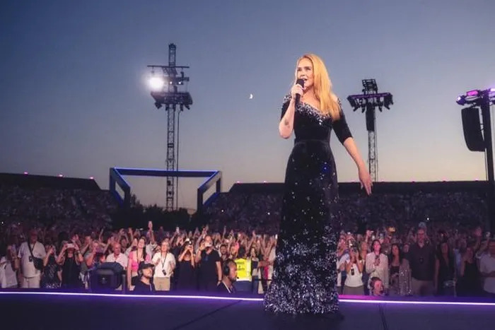 adele vay cong tri 1