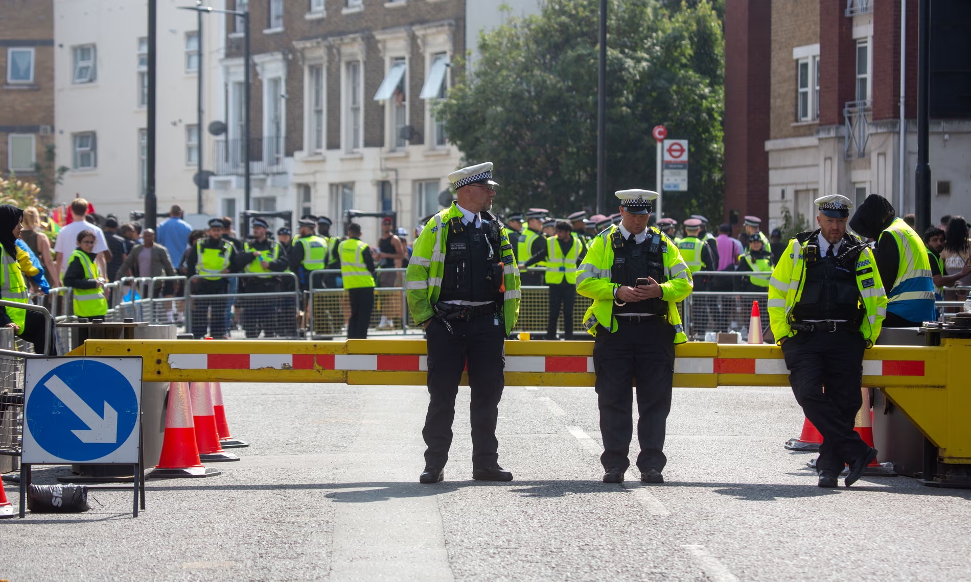 canh sat tac nghiep tai notting hill