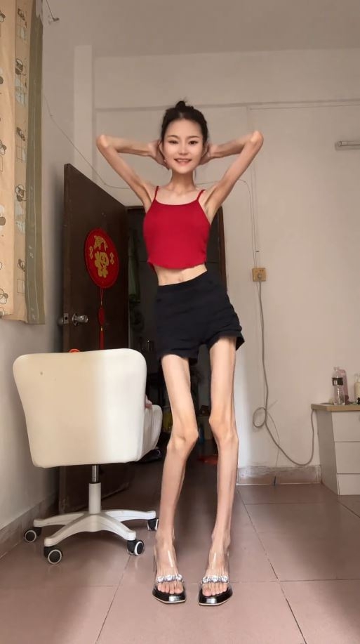 co gai gay tro xuong 1