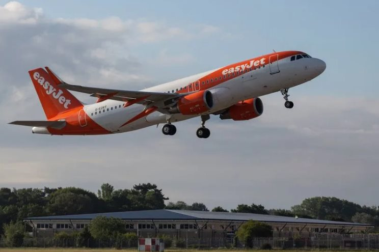 easyjet ngat xiu
