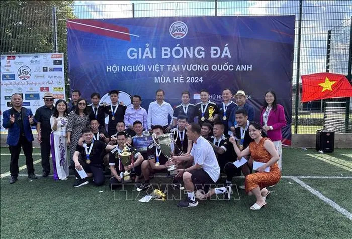 giai bong da mua he 1