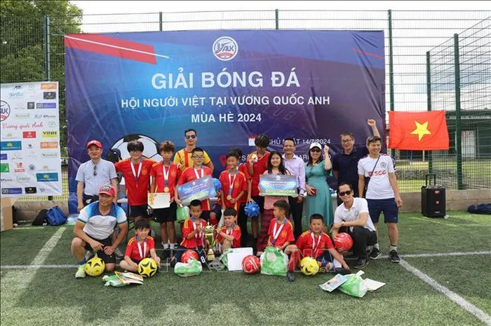giai bong da mua he 1