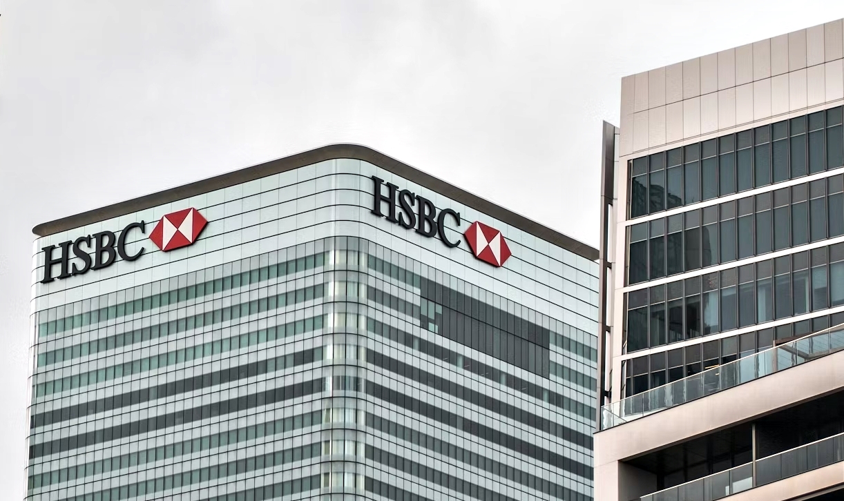 hsbc thay doi CEO