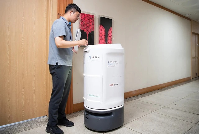 robot tt