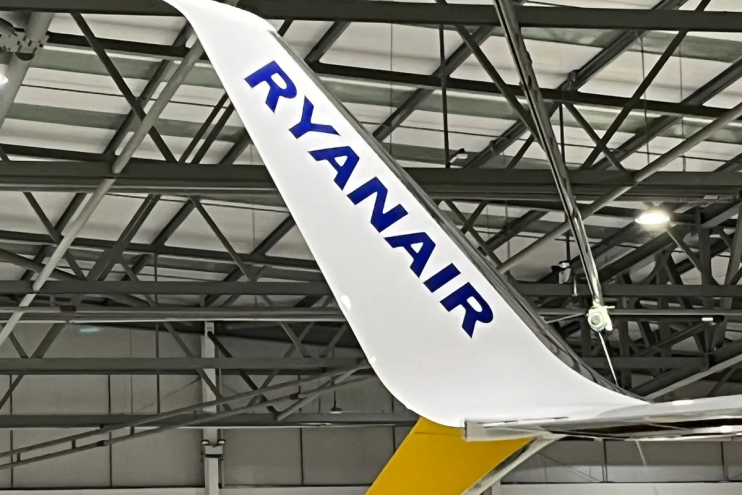 ryan air loi nhuan