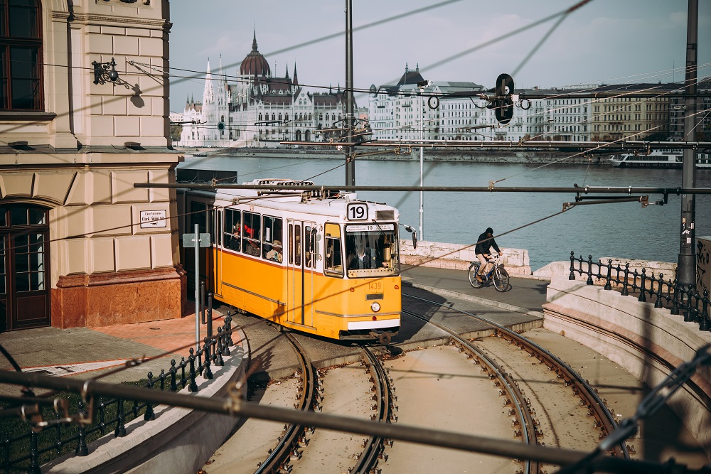tau dien o budapest