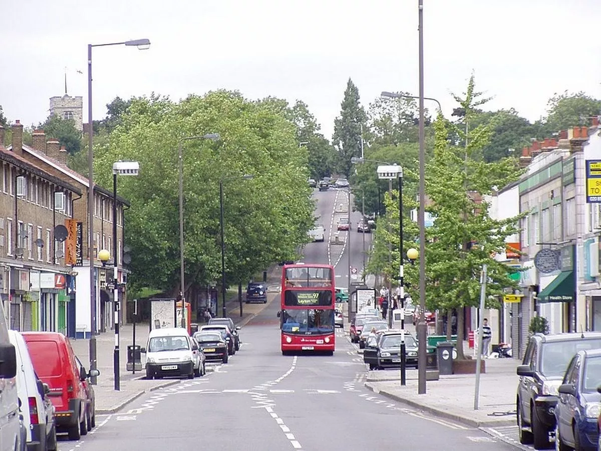 thue phong re london 1
