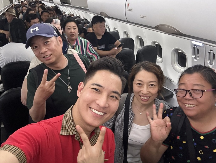 tiep vien cathay pacific 1