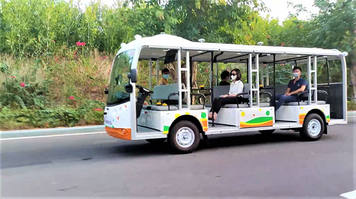 xe vinfast tu lai 1