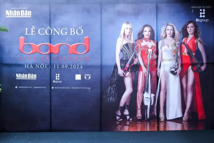 bond band 2