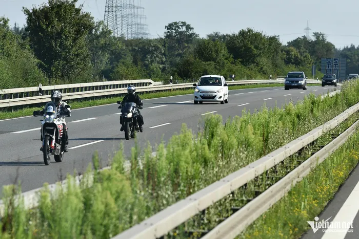 cao toc Autobahn duc 1