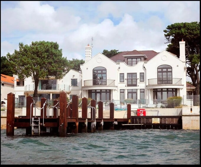 nha dai gia sandbanks 1