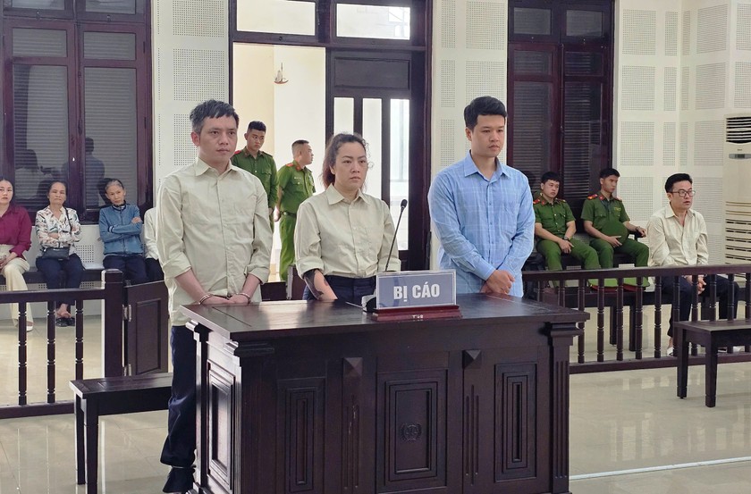 dua nguoi sang chau au 1