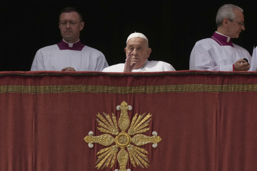 giao hoang Francis lam viec 1