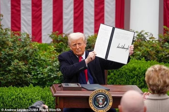 trump danh thue toan cau