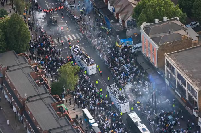 tottenham vo dich 1