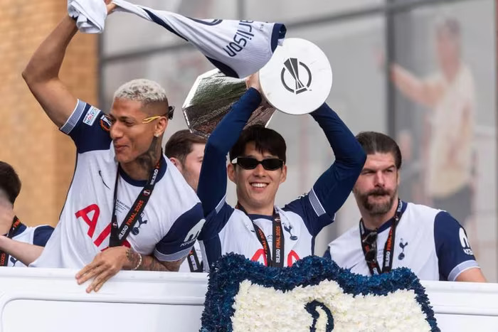 tottenham vo dich 1