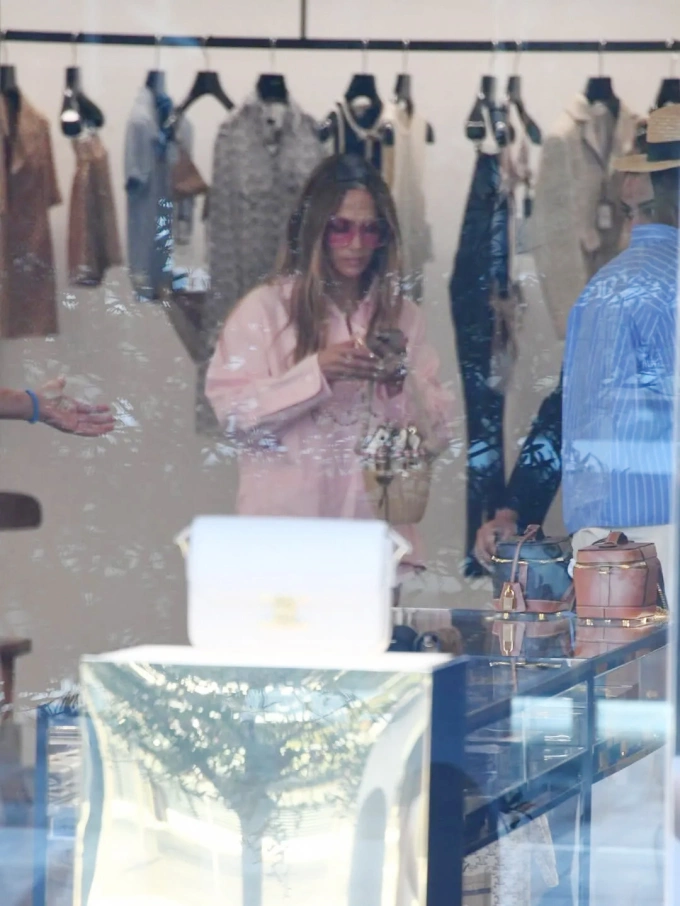 jennifer lopez chanel 2