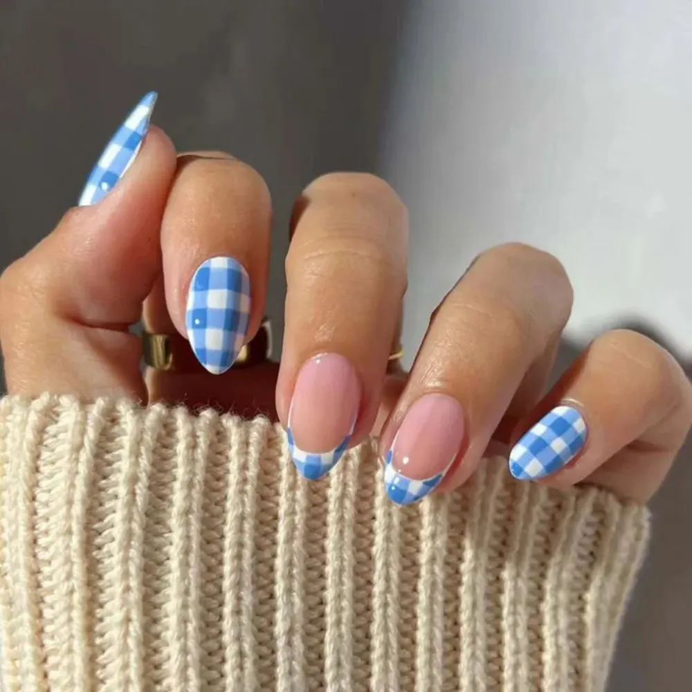 nail caro 1