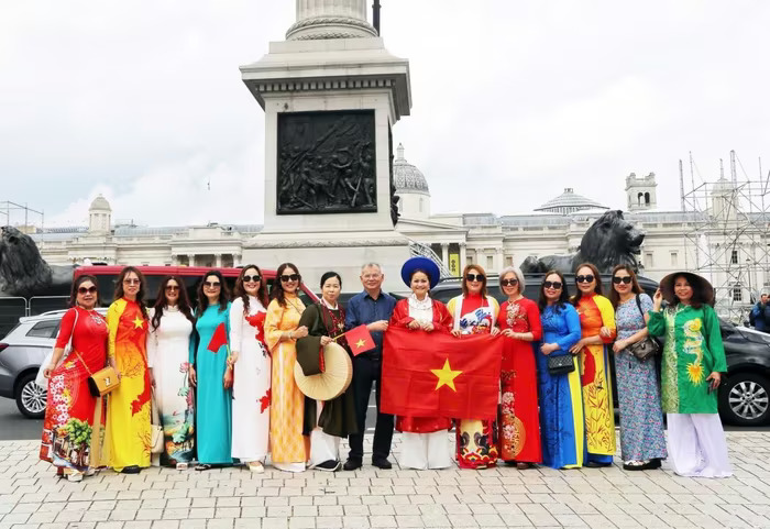 viet phuc bo hanh london 1