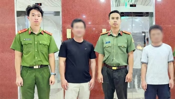 3 cong dan bi hoa ky truc xuat