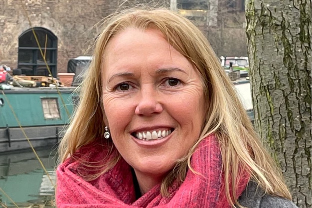 Julia Davies