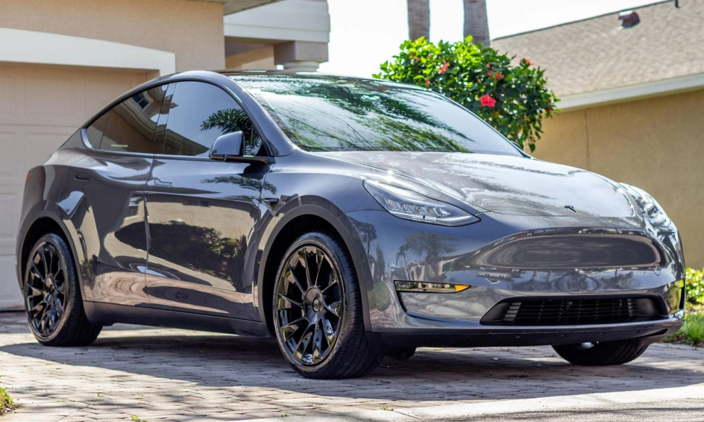 dap kinh cuu xe tesla